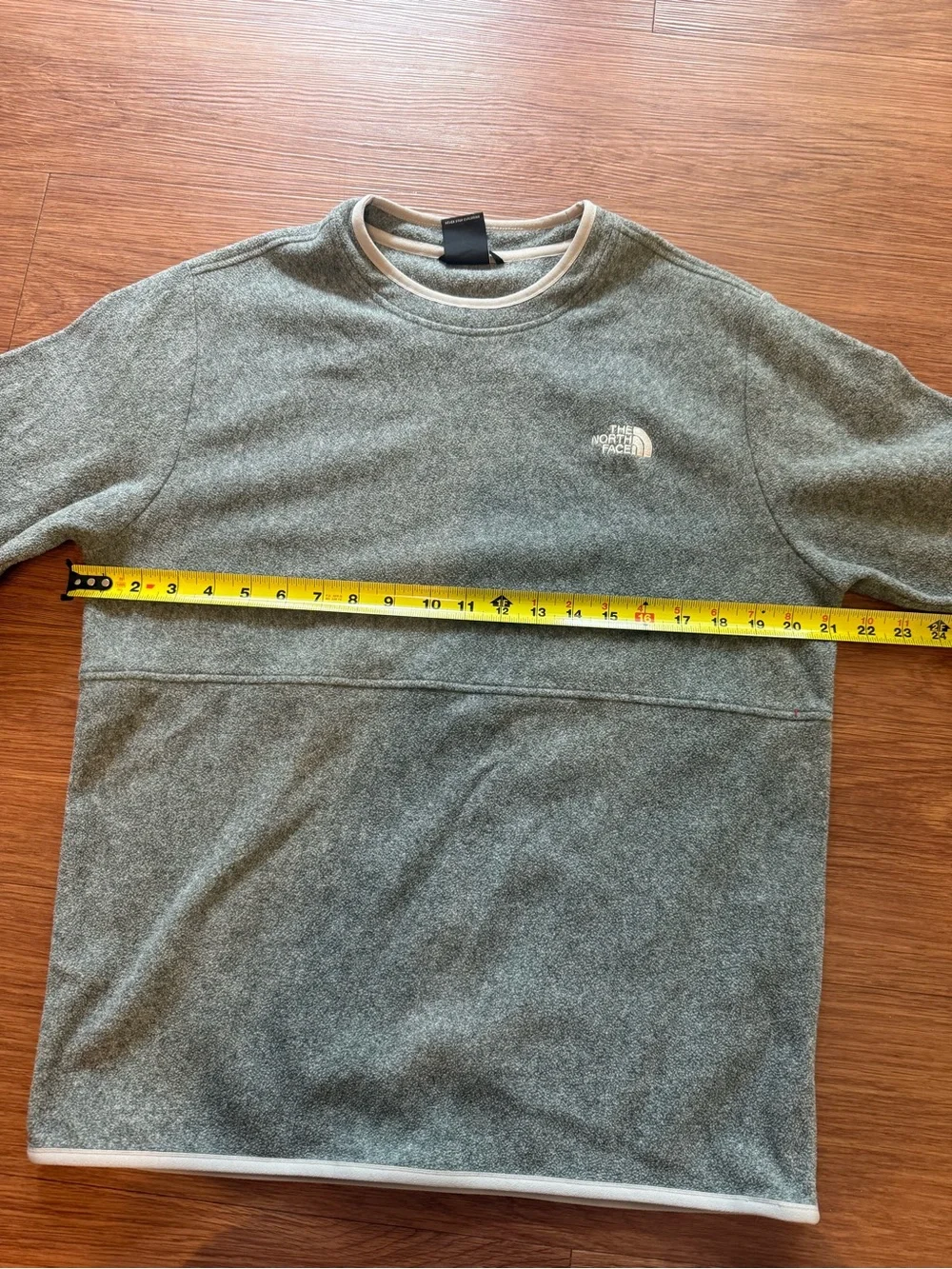 The North Face Men’s Heather Gray Crewneck Fleece Pullover